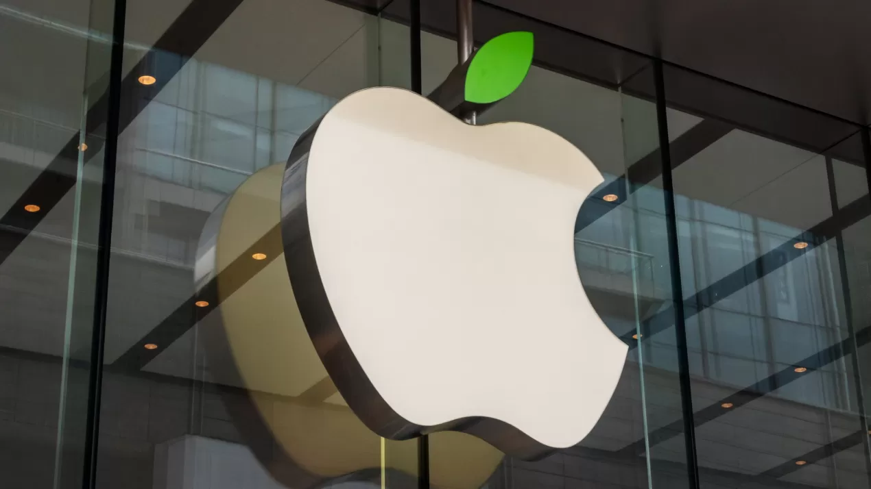 Персонал на склад Apple