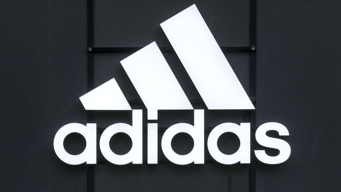 Склад одежды Adidas